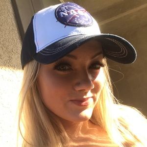 Meet your Posher, Brenda